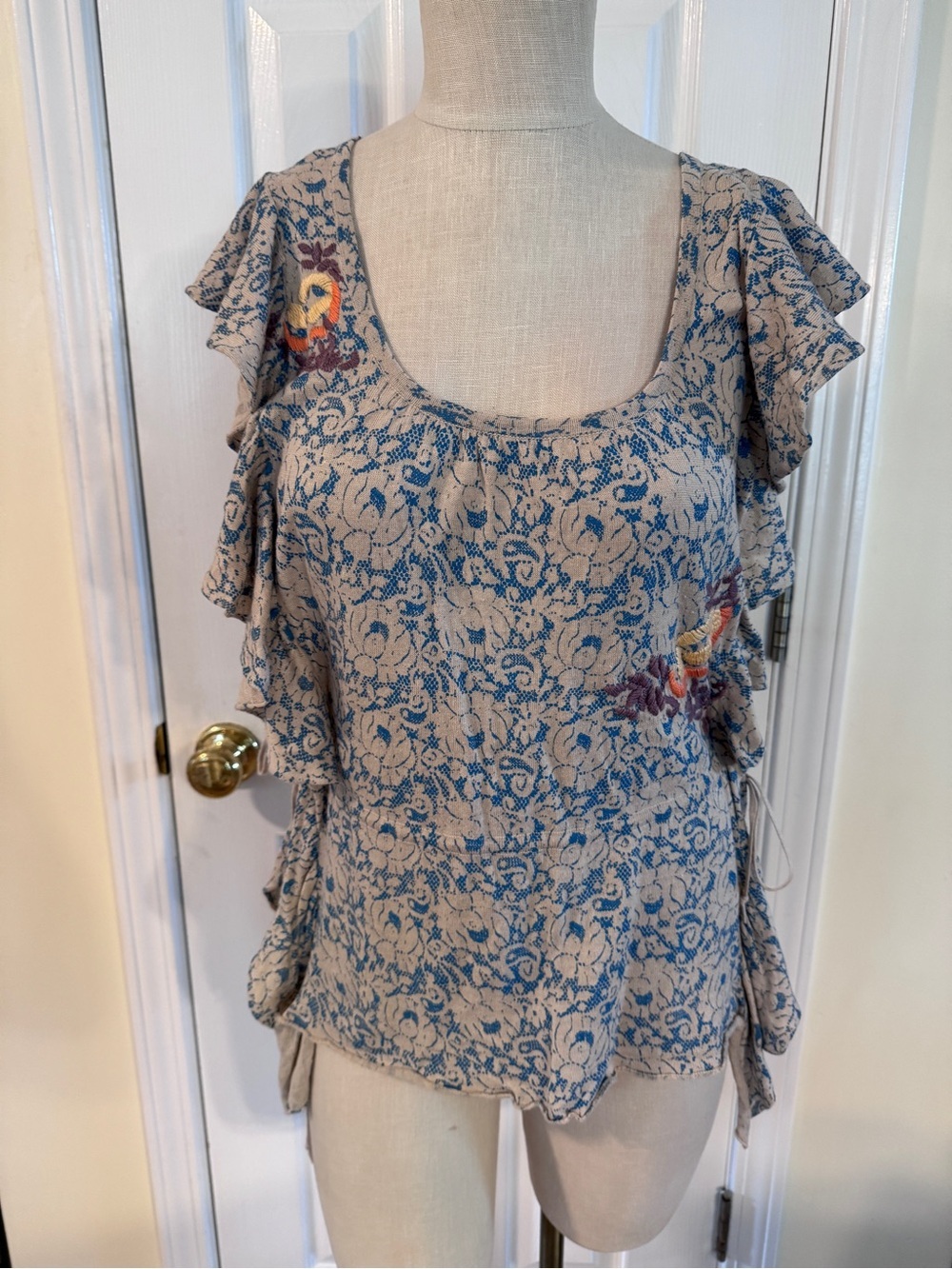 Anthropologie Moth Chantilly Begonia Poncho Top S/M Blue Floral Embroidered